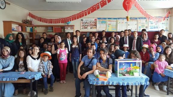 Cumhuriyet Üniversitesi Eğitim Fakültesi Öğrencileri İlçemiz Okullarını Ziyaret Etti