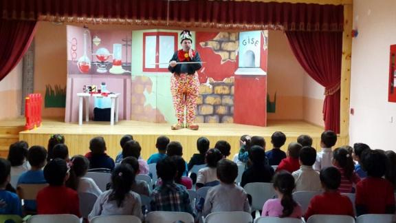 Küçük Sahne Tiyatro Topluluğu Ulaş Anaokulundaki Öğrencilerimizle Buluştu