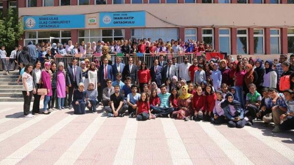  Cumhuriyet Üniversitesi Rektörü Prof. Dr. Faruk KOCACIK ve Eğitim Fakültesi Öğrencileri İlçemiz Okullarını Ziyaret Etti
