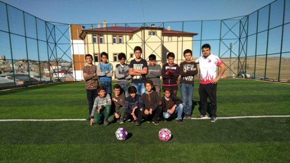  "Ulaş´lı Gençlik Sporda Birleştik" Projesinin  Kabul Edilmesiyle Öğrencilerimize Spor Malzemeleri Dağıtıldı