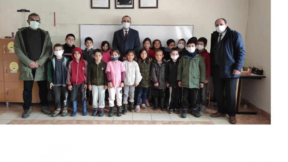  Kaymakamımız Sayın Alparslan Sözen köy okullarını ziyaret etti.